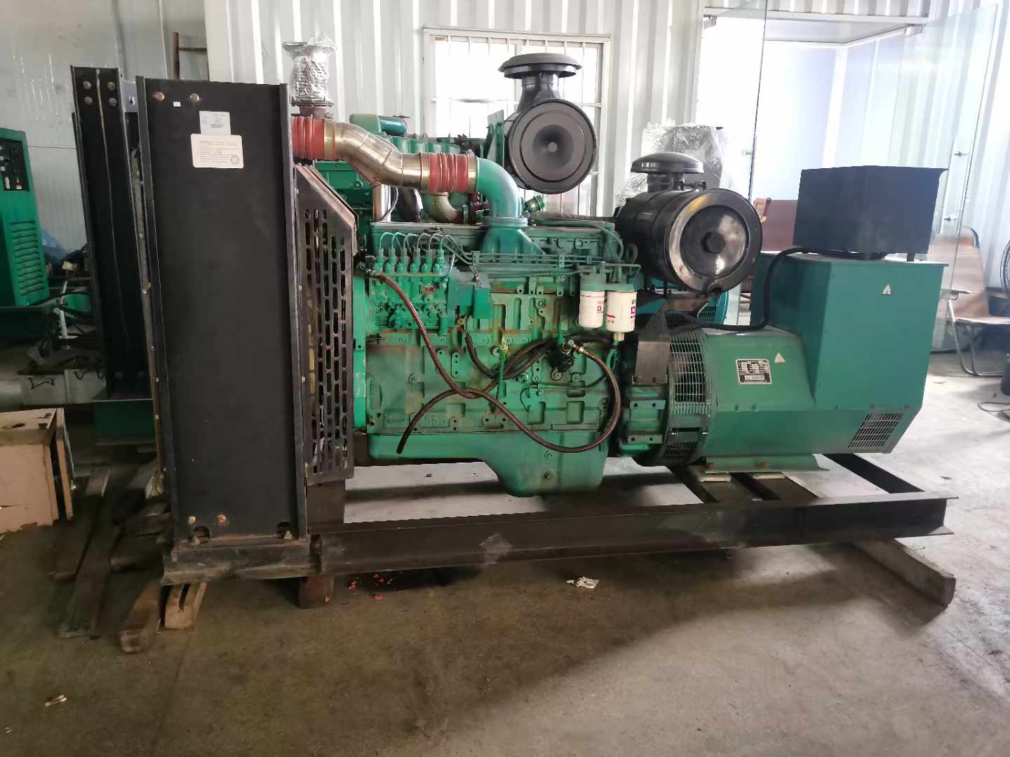 湾岭镇发电机租赁如何确定电缆的承载电流是否在安全范围内？