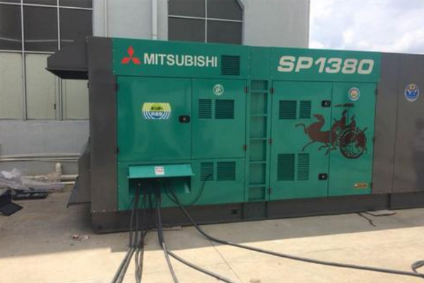 湾岭镇为什么有些柴油发电机组的输出电压可以调节？