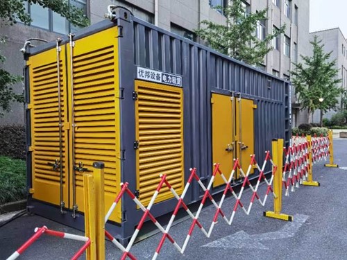 湾岭镇如何使用转速表检查发动机的转速？