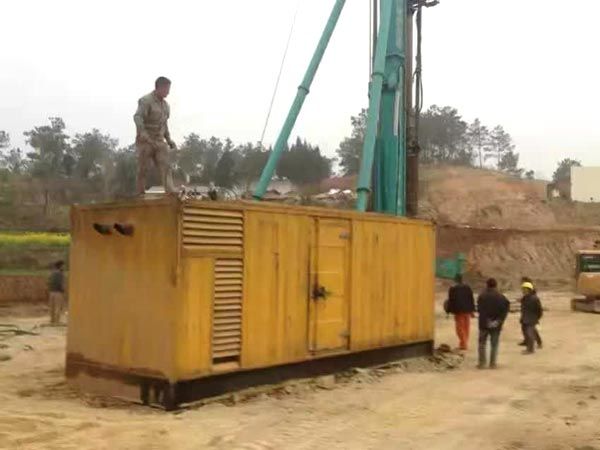 湾岭镇如何判断水冷式机油散热器密封件是否需要更换？